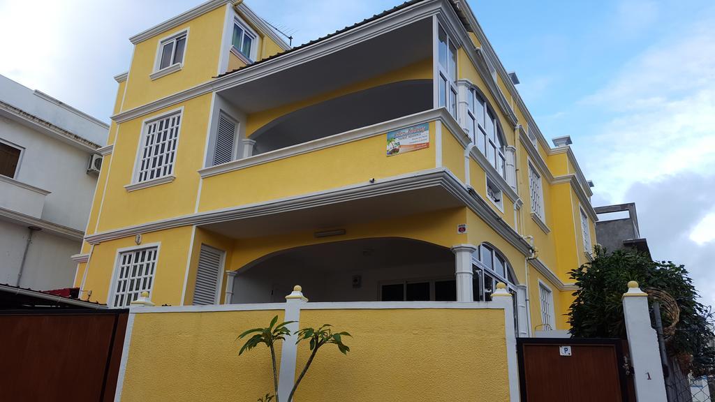 Chez Johnny - Blue Bay Hotel Luaran gambar